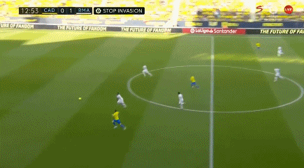 欧文助攻率创新高，全队配合默契（欧文助攻率飙升至新高，球队默契十足）