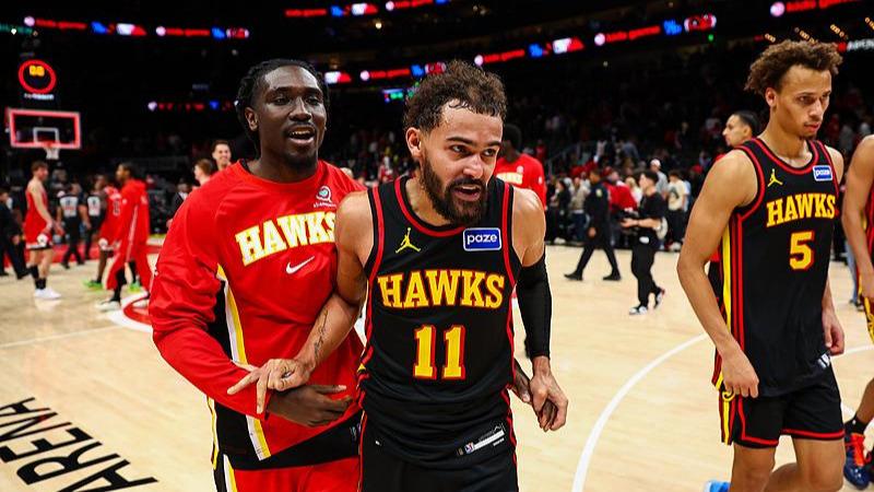 打满12分钟！怀特首节投篮10中5，得到12分2篮板2助攻（怀特首节打满12分钟，10投5中贡献12分2篮板2助攻）