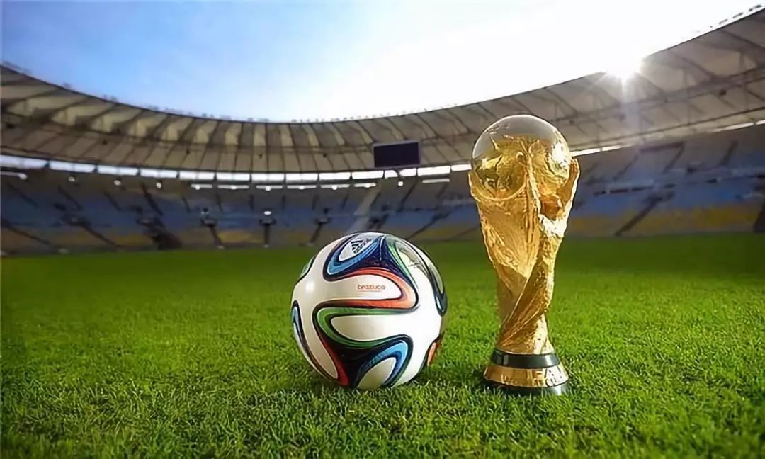 法甲争四大战再添悬念（法甲前四争夺再添变数）