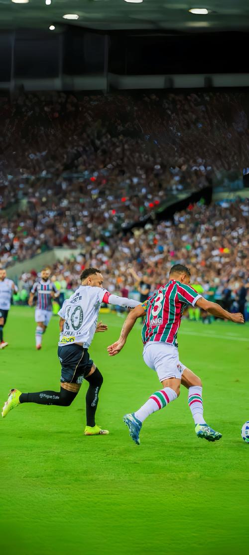 38岁传奇要退役？迈阿密夺冠夜藏悬念！老板亲承苏亚雷斯去留（38岁传奇将挂靴？迈阿密捧杯夜埋伏笔，老板亲口回应苏亚雷斯去留）