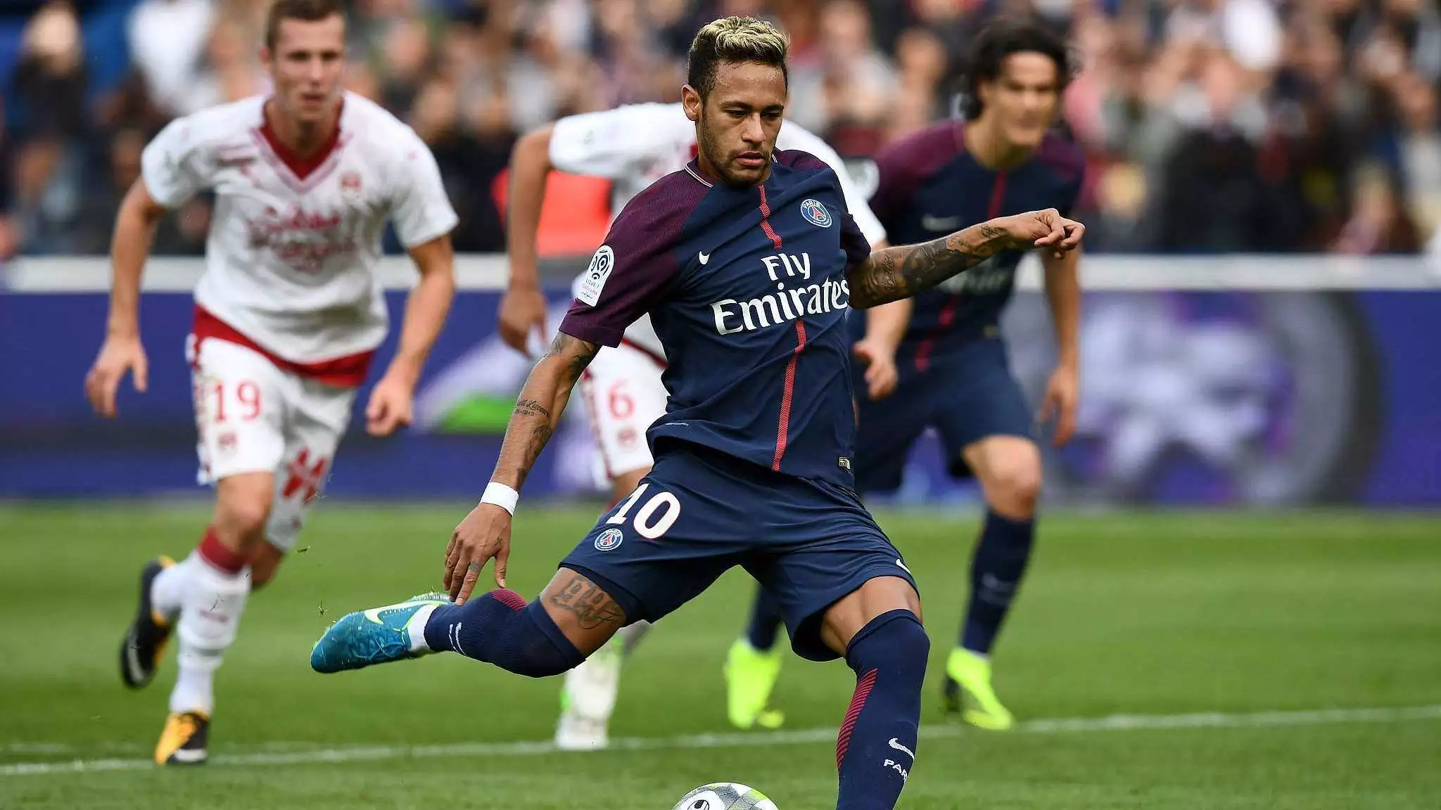 亚马尔：我不想要兰博基尼，有奥迪或者奔驰我就满意（亚马尔：兰博基尼不必，奥迪或奔驰就够了）