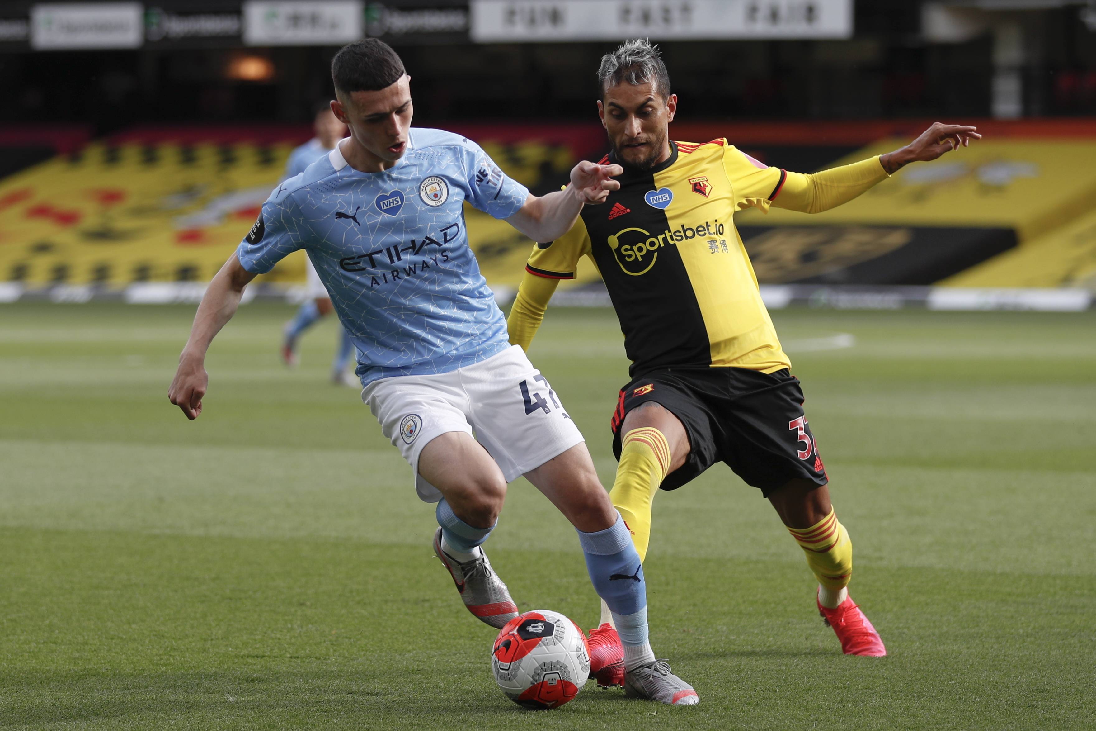 贝纳蒂亚：除了德布劳内，夏窗我们还联系过韦斯利-福法纳（贝纳蒂亚：今夏除德布劳内外，我们也与韦斯利-福法纳有接触）