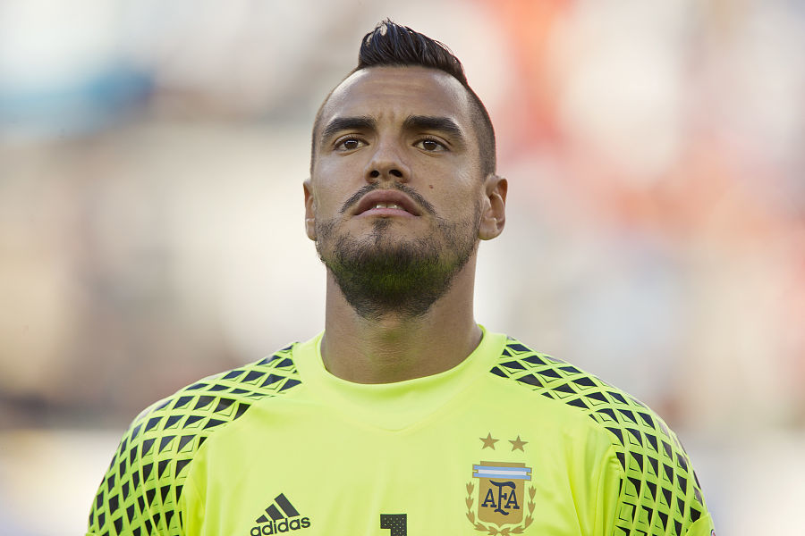 曼联二将闪耀非洲杯，迪亚洛打入制胜球，姆伯莫送助攻（非洲杯曼联双星闪耀：迪亚洛制胜建功，姆伯莫送出助攻）