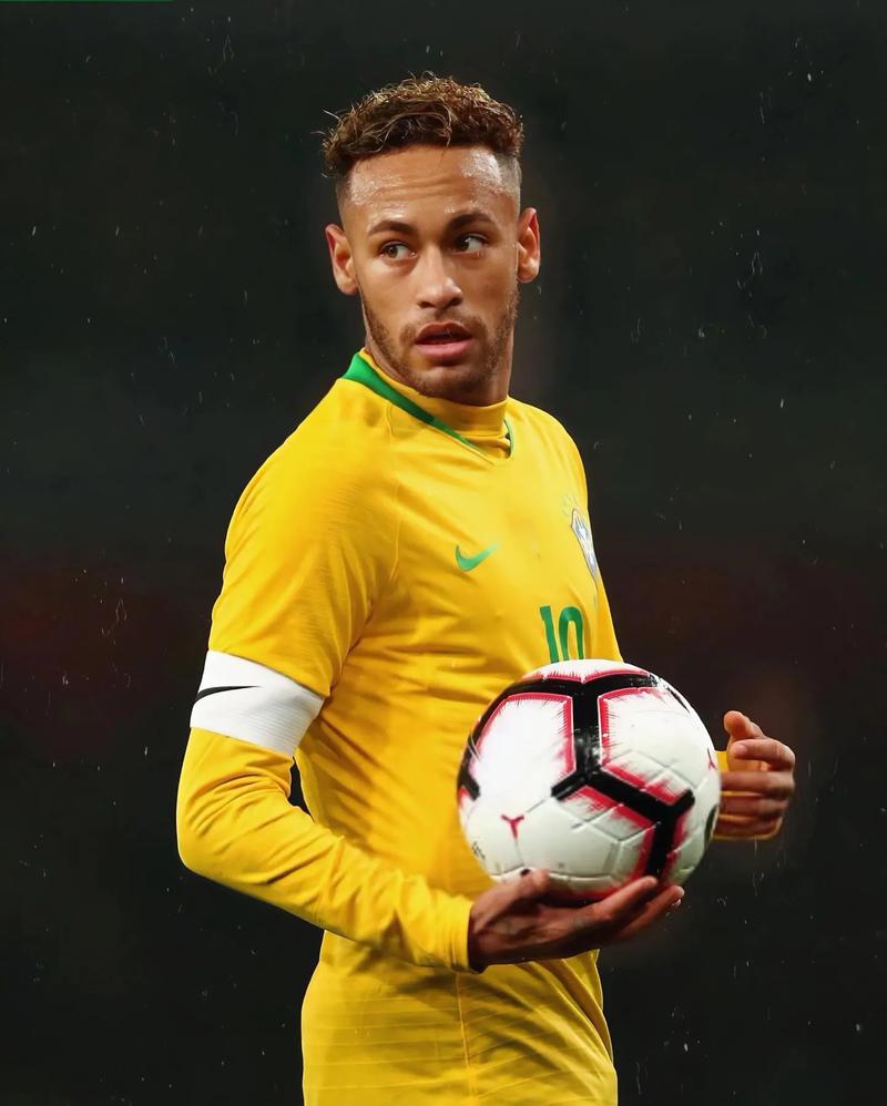 费尔明复出在即！巴萨急需他的能量迎战法兰克福（费尔明即将回归，巴萨亟需他的冲击力迎战法兰克福）