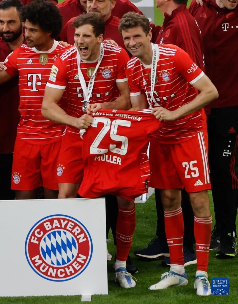 状态火热！克洛尼首节三分4中3独砍14分（火力全开！克洛尼首节14分，三分4投3中）