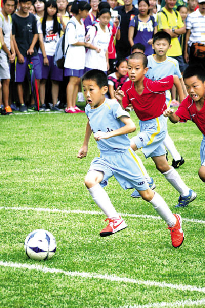 经纪人：若有球队有意圣地亚哥很正常，但他没离开米兰的想法（经纪人：球队追逐属正常，圣地亚哥无意离开米兰）