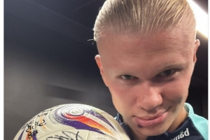 英媒：伊万-托尼不太可能1月回英超，也不太可能踢世界杯（英媒：伊万-托尼1月重返英超可能性不高，出战世界杯同样渺茫）